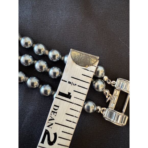 KJL Gray Pearl Bracelet 3 Multi Strand Silver Rhinestone Baguette Clasp Wedding - Picture 4 of 10
